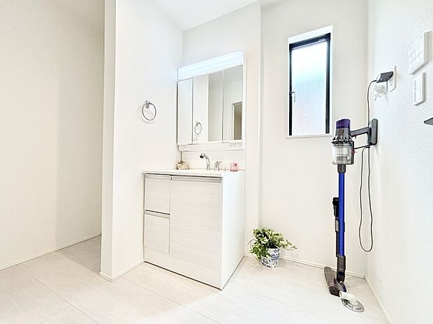 広々とゆとりのあるランドリースペース