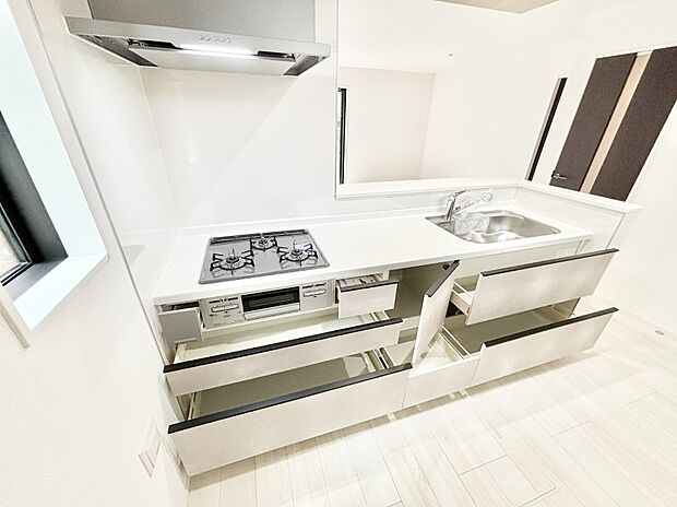 使いやすさを優先したスライド式収納タイプ!