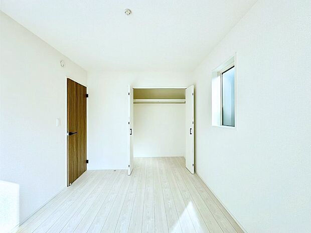 子供部屋にもおすすめな収納スペースたっぷりの居室