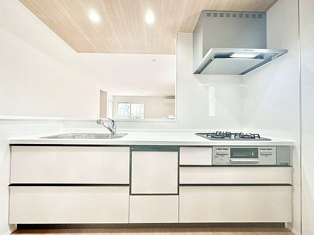 リビングで遊ぶお子様を見守りながらお料理ができる対面キッチン