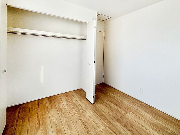 たっぷりの収納スペースで快適に暮らせそう 