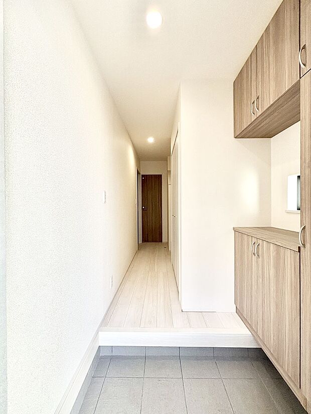 家族の帰宅やお客様をあたたかく迎える玄関