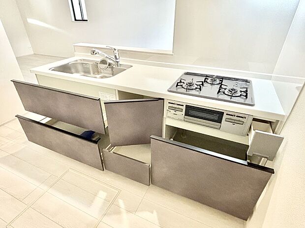 使いやすさを優先したスライド式収納タイプ!