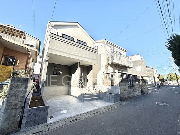 前面道路はきちんと整備されています