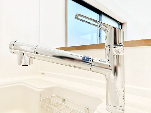 いつでも清潔なおいしいお水を。一つの水栓で水道水と浄水を使い分け。