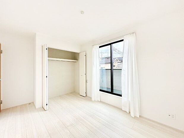 ナチュラルなフローリングはどんなインテリアにもマッチ。