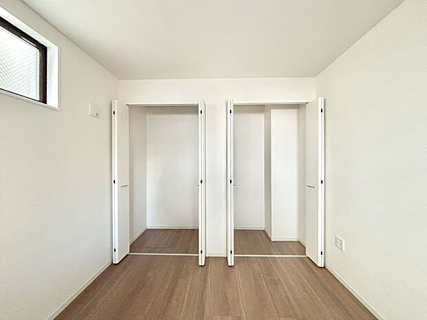 たっぷりの収納スペースで快適に暮らせそう 