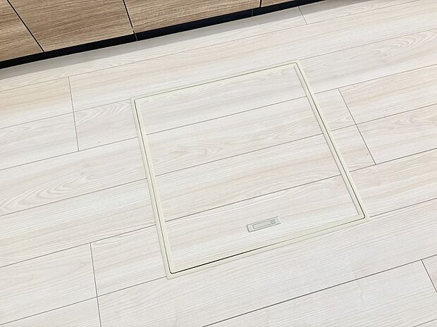 床下収納付き!日用品・非常用品の収納にも大活躍。