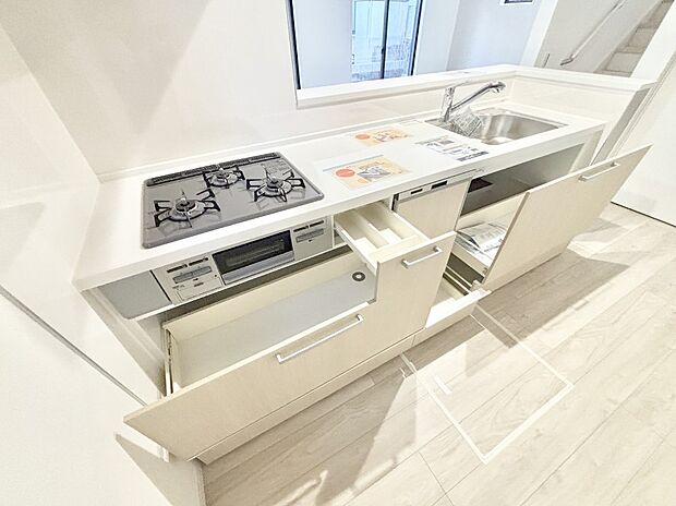 使いやすさを優先したスライド式収納タイプ！