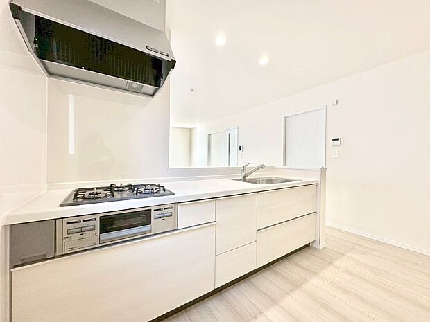 ゆとりあるキッチンではご家族と楽しくお料理ができます。