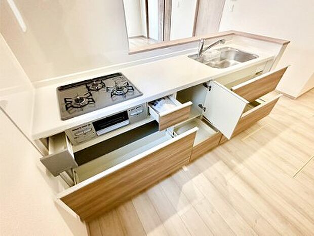 使いやすさを優先したスライド式収納タイプ！