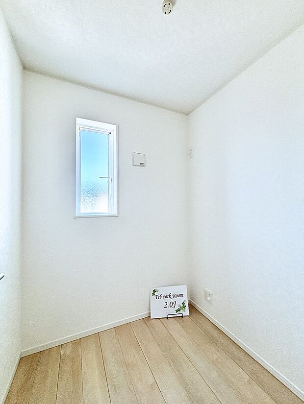 2階2帖のテレワークルーム。収納・趣味スペースなど多彩な使い方ができます。