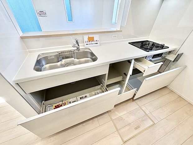 使いやすさを優先したスライド式収納タイプ!