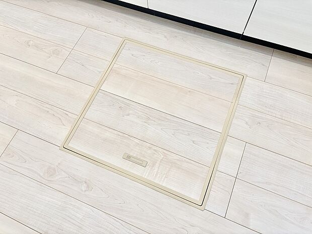 床下収納付き!日用品・非常用品の収納にも大活躍。