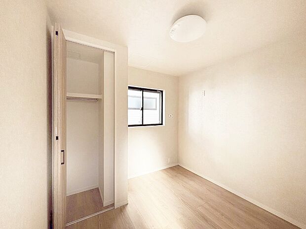 爽やかな日差しがお部屋全体を優しく包み込んでくれます