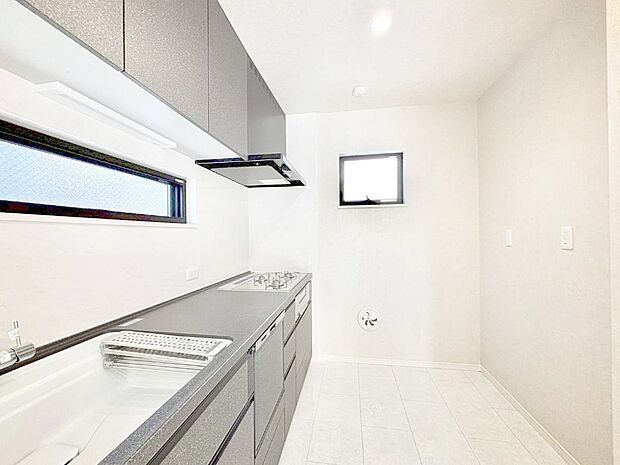 ゆとりあるキッチンではご家族と楽しくお料理ができます。