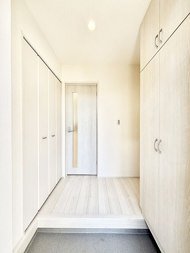 家族の帰宅やお客様をあたたかく迎える玄関