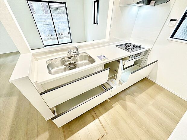 使いやすさを優先したスライド式収納タイプ！