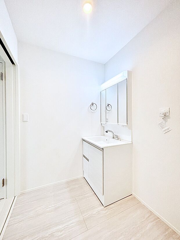 ゆとりのあるランドリースペース。