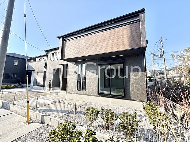 洗練された外観、上質な住空間が広がる室内は永く安心して過ごせる住居です。