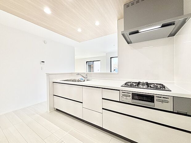 毎日使うキッチンだから、使いやすさ&お手入れのしやすさにこだわりました。