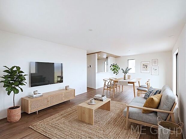 ご家族の賑やかな話し声で包まれる明るいリビング ※家具はCGです