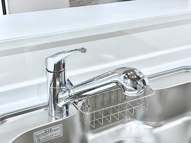 いつでも清潔なおいしいお水を。一つの水栓で水道水と浄水を使い分け。