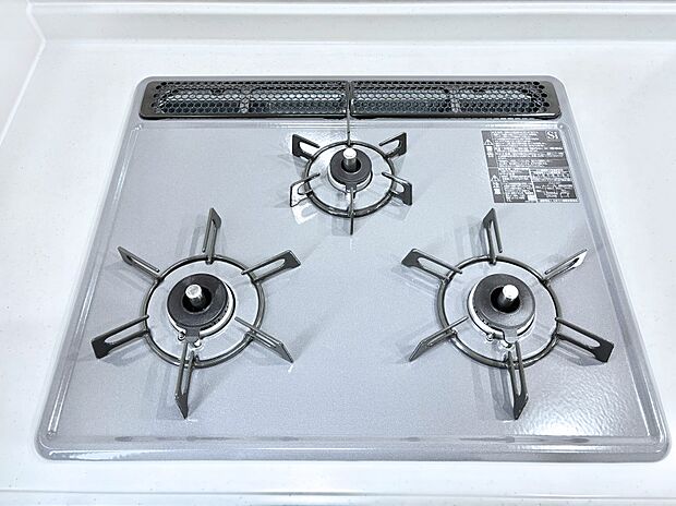 ガスコンロはSiセンサー搭載。火力調節や焦げ付き・消し忘れも防いでくれます。