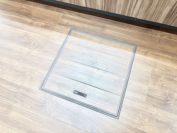 床下収納付き!日用品・非常用品の収納にも大活躍。