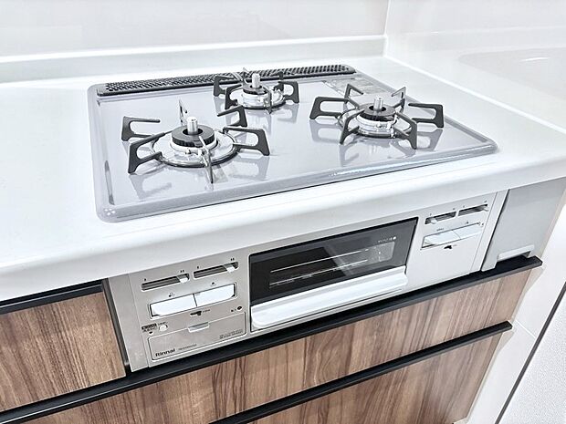 ガスコンロはSiセンサー搭載。火力調節や焦げ付き・消し忘れも防いでくれます。