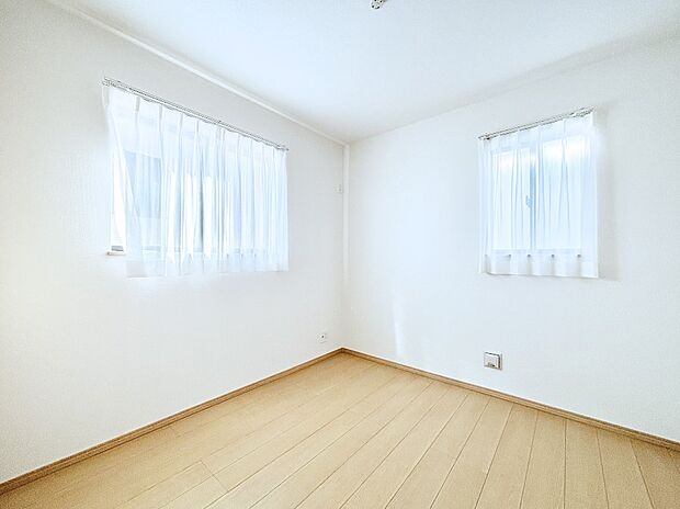 2面採光なので、明るく風通しも良く心地良い生活が送れます。