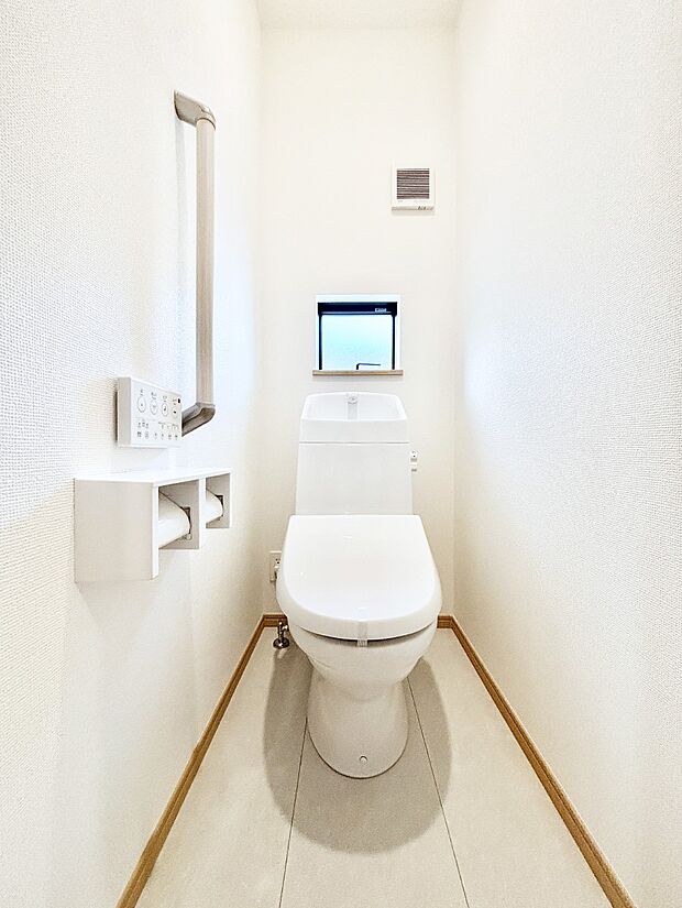 ウォシュレット付きトイレが1階と2階それぞれに配置されていてとても便利です。 