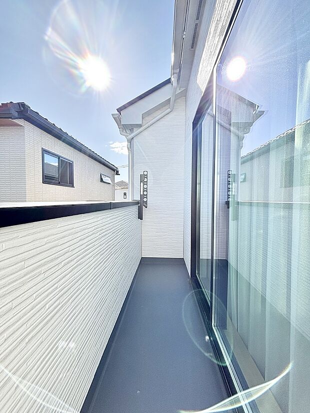 南向きのバルコニー！お洗濯物が気持ちよく乾きます。