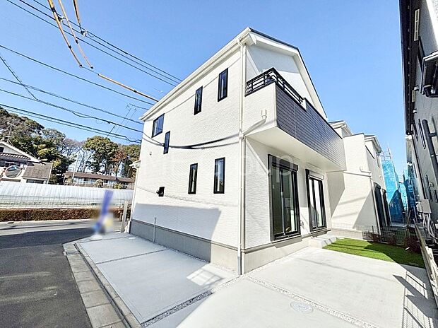 たっぷりの陽光と心地よい風が舞い込む住まい