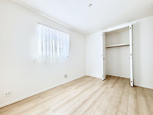 子ども部屋にぴったりの明るい空間。