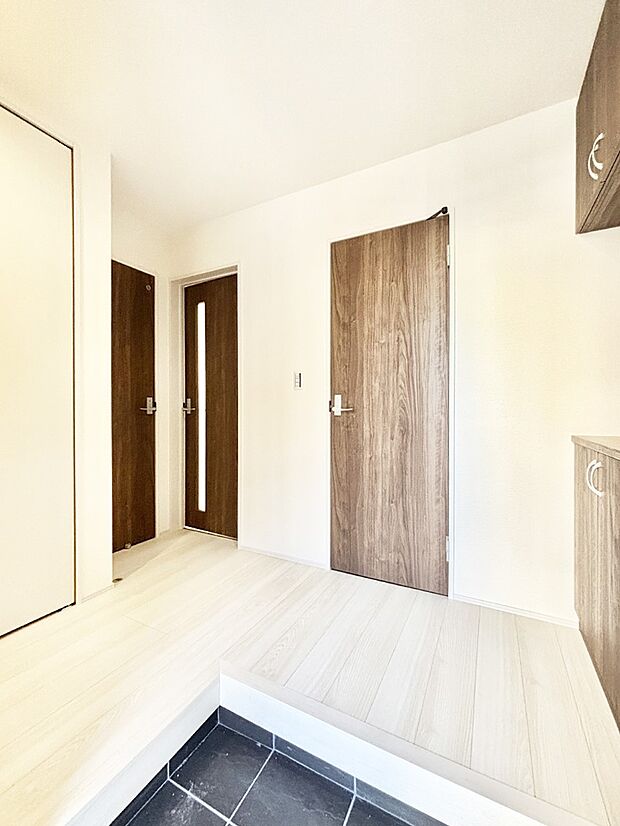 家族の帰宅やお客様をあたたかく迎える玄関