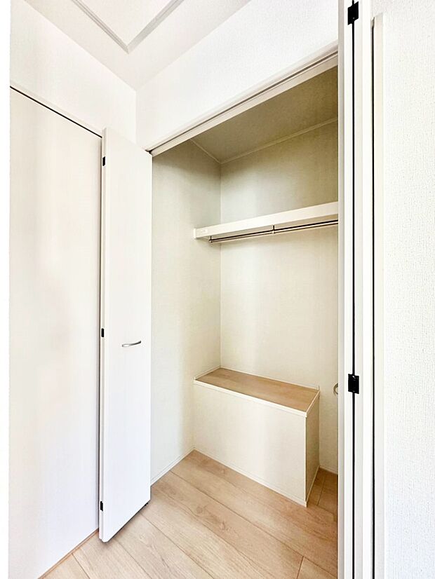 たっぷりの収納スペースで快適に暮らせそう 