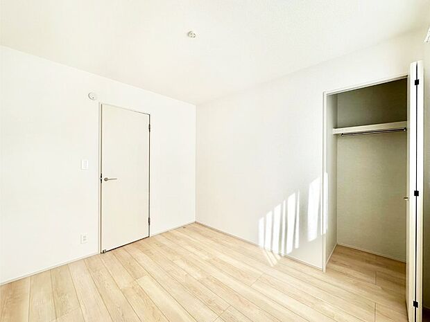 収納が充実しているので、居住スペースを広く使えます。 