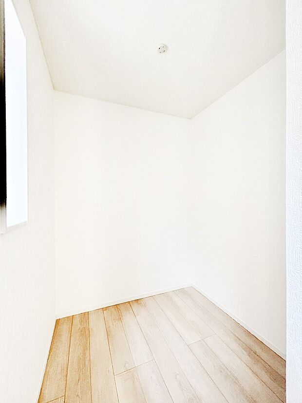 季節の衣類もスッキリ収納！大容量の収納力が魅力的なWIC付きです。