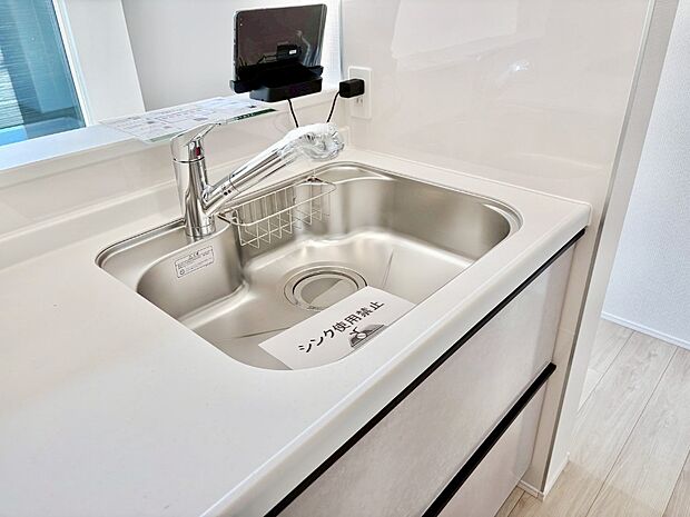 広々としたシンクでお料理やお皿洗いもラクラク快適に!