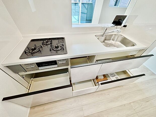 使いやすさを優先したスライド式収納タイプ!