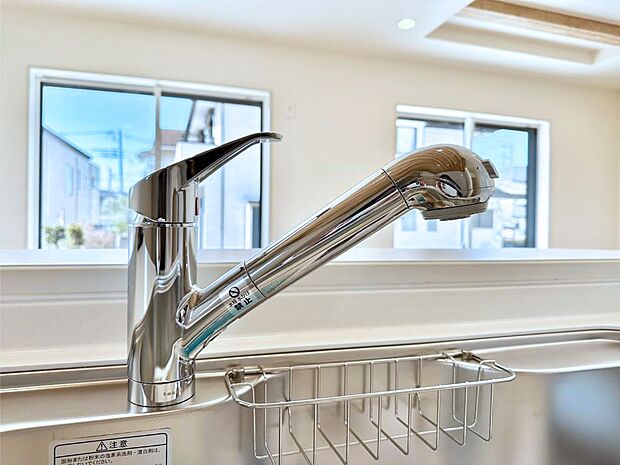 いつでも清潔なおいしいお水を。一つの水栓で水道水と浄水を使い分け。