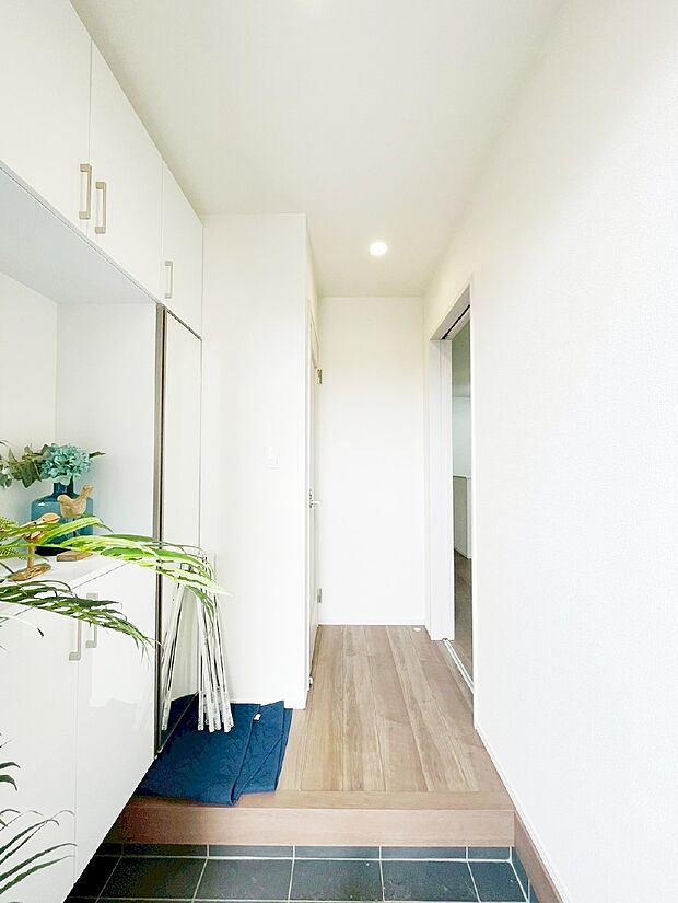 家族の帰宅やお客様をあたたかく迎える玄関