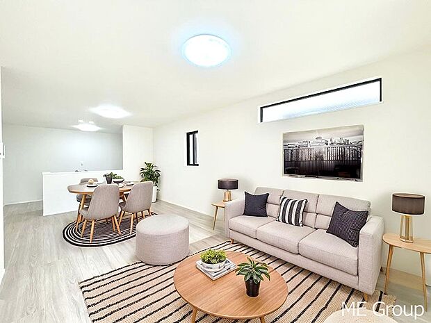 落ち着いた雰囲気のLDKは家族みんなの快適空間※家具はCGです