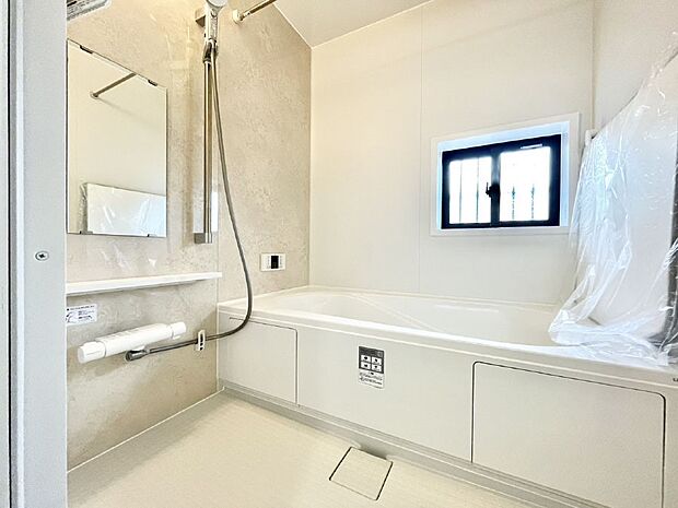 落ち着いた雰囲気でゆっくりお寛ぎいただけるバスルーム