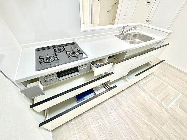 使いやすさを優先したスライド式収納タイプ!