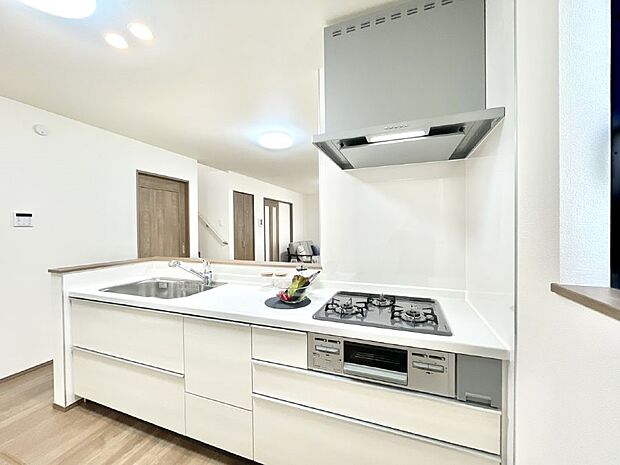 料理をしながらでもご家族との会話を楽しめる対面キッチン