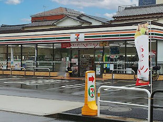 コンビニ 500m セブン-イレブン 足立花畑西店