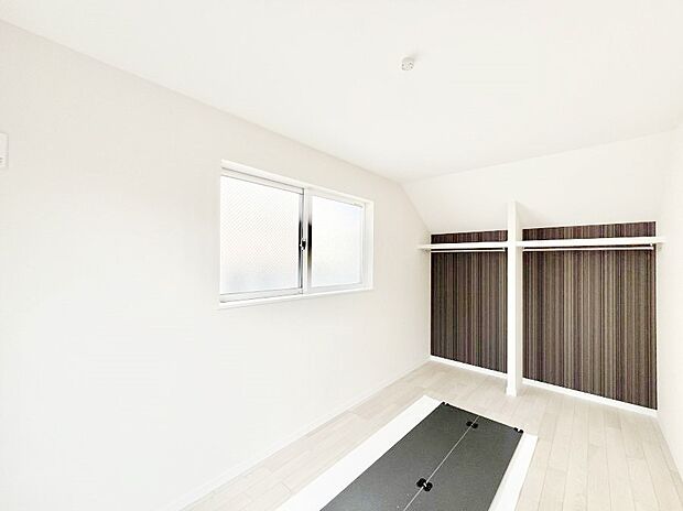 使いやすい形でベットや家具の置き方にも困ることもありません。 