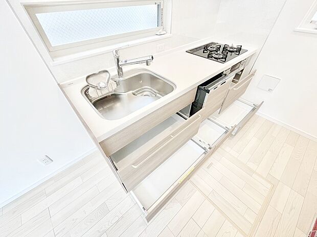 使いやすさを優先したスライド式収納タイプ!